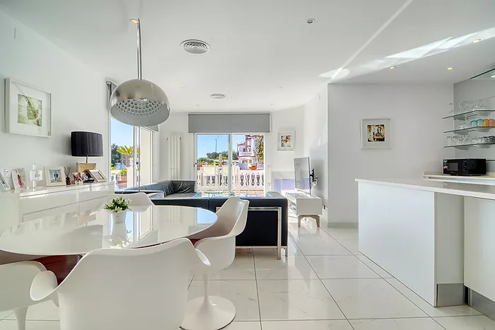 Casa en venta en Empuriabrava al canal ancho