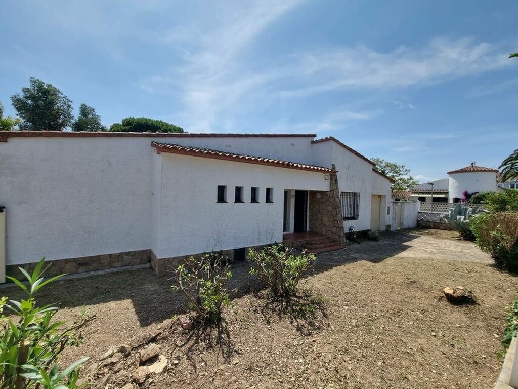 Opportunity of house for sale in Empuriabrava