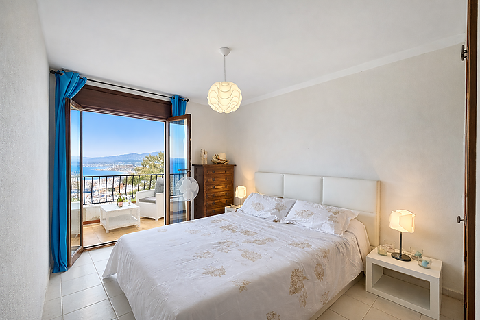 Apartment for sale in Roses.