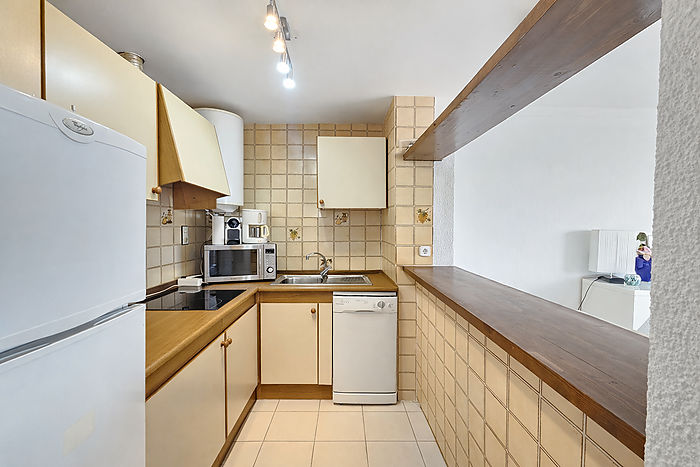 Apartment for sale in Roses.