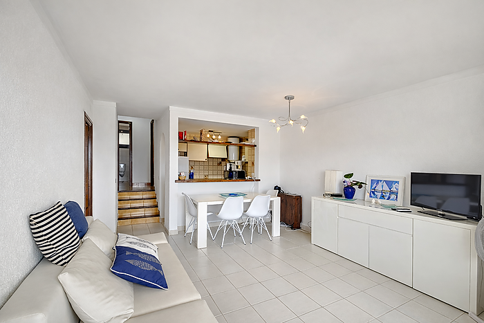 Apartment for sale in Roses.