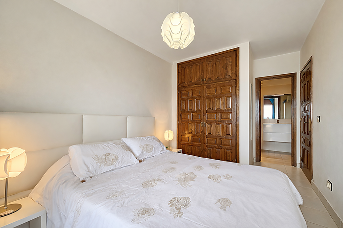 Apartment for sale in Roses.