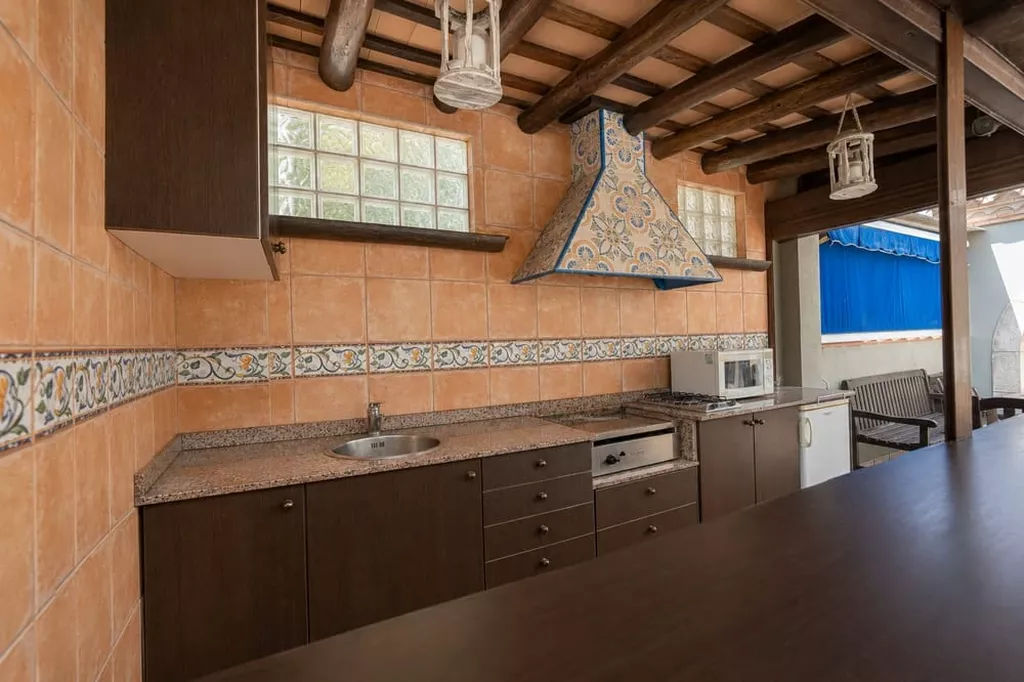 Exklusive Villa in zweiter Meereslinie mit privatem Pool in Empuriabrava.