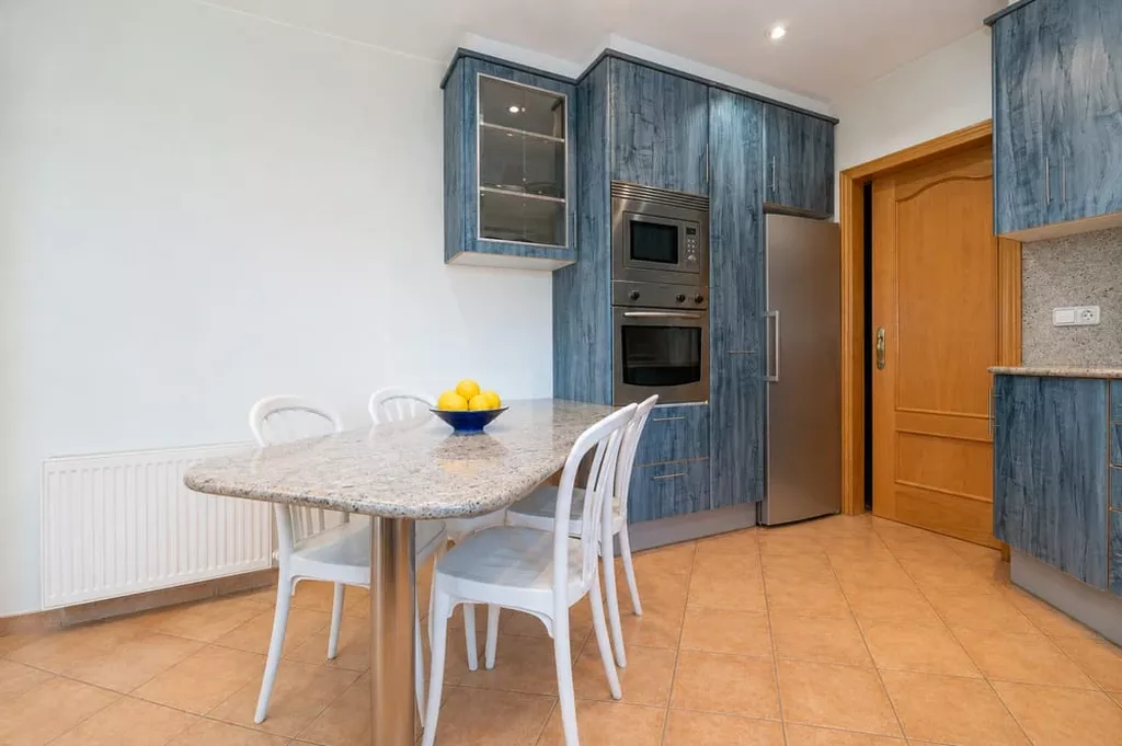 Exklusive Villa in zweiter Meereslinie mit privatem Pool in Empuriabrava.