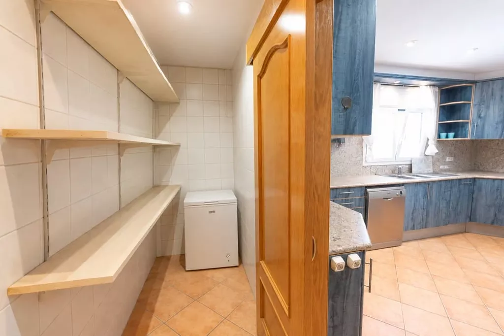 Exklusive Villa in zweiter Meereslinie mit privatem Pool in Empuriabrava.