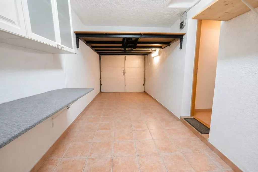 Exklusive Villa in zweiter Meereslinie mit privatem Pool in Empuriabrava.