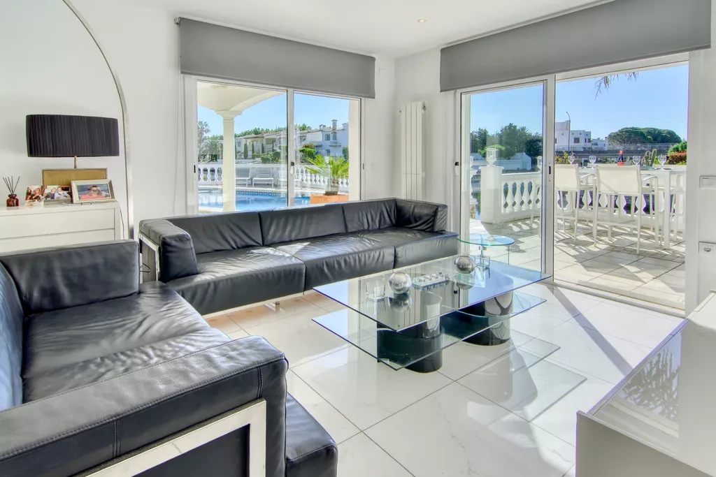 Maison à vendre à Empuriabrava au canal large