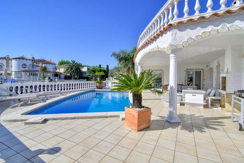 Maison à vendre à Empuriabrava au canal large