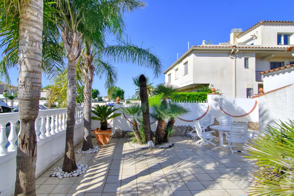 Maison à vendre à Empuriabrava au canal large