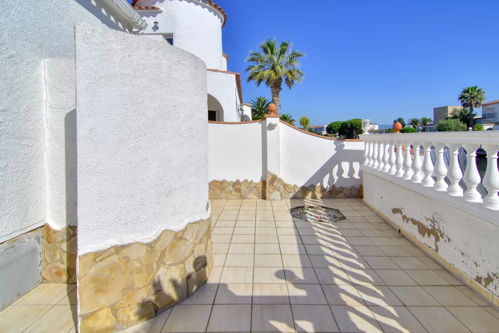 Maison à vendre à Empuriabrava au canal large