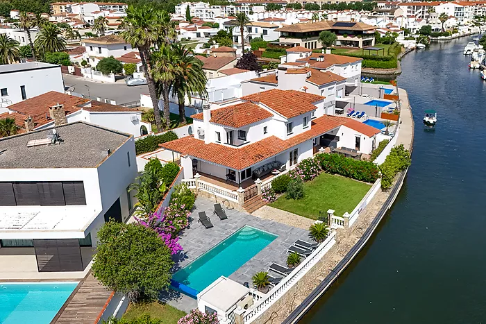 Casa a la venda a Empuriabrava