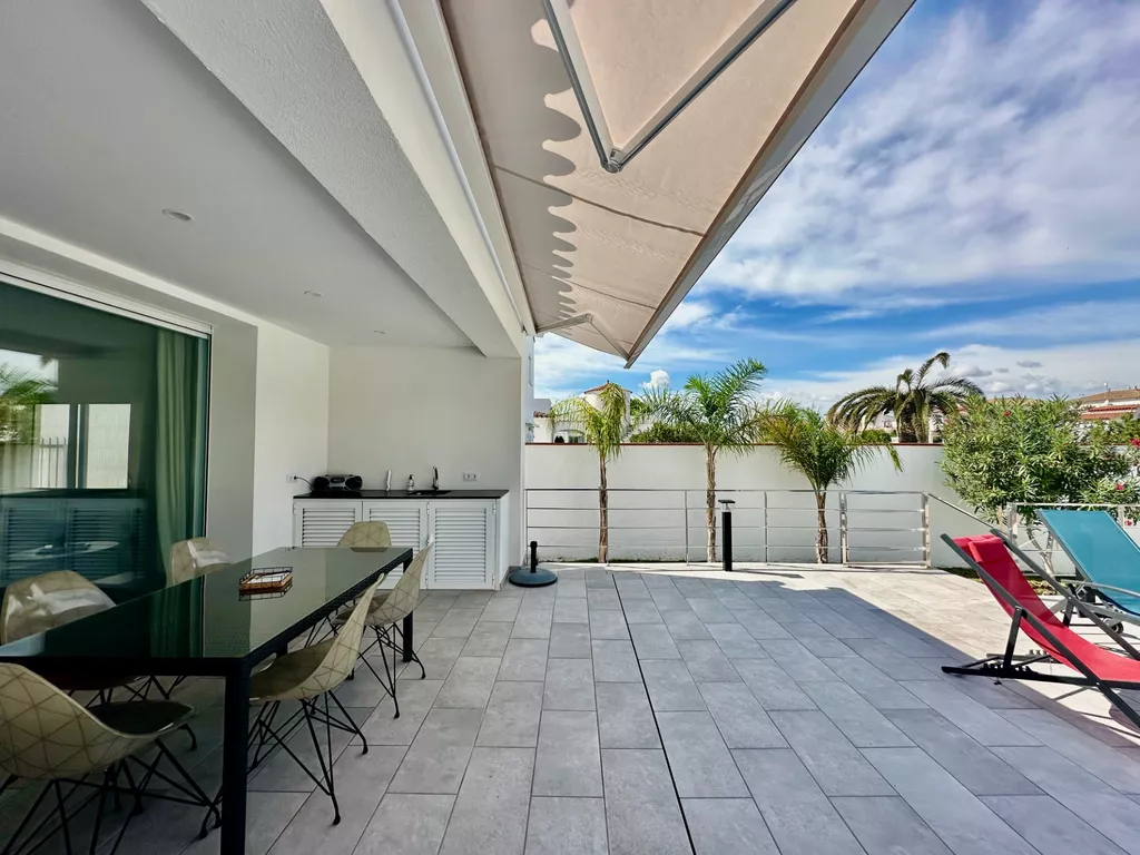 House for sale in Empuriabrava