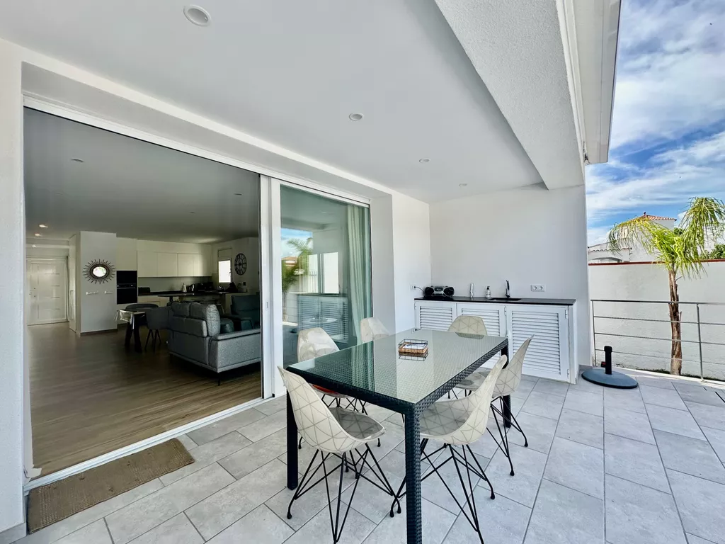 House for sale in Empuriabrava