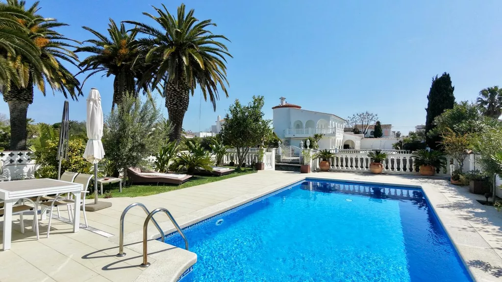 Casa a la venda a Empuriabrava