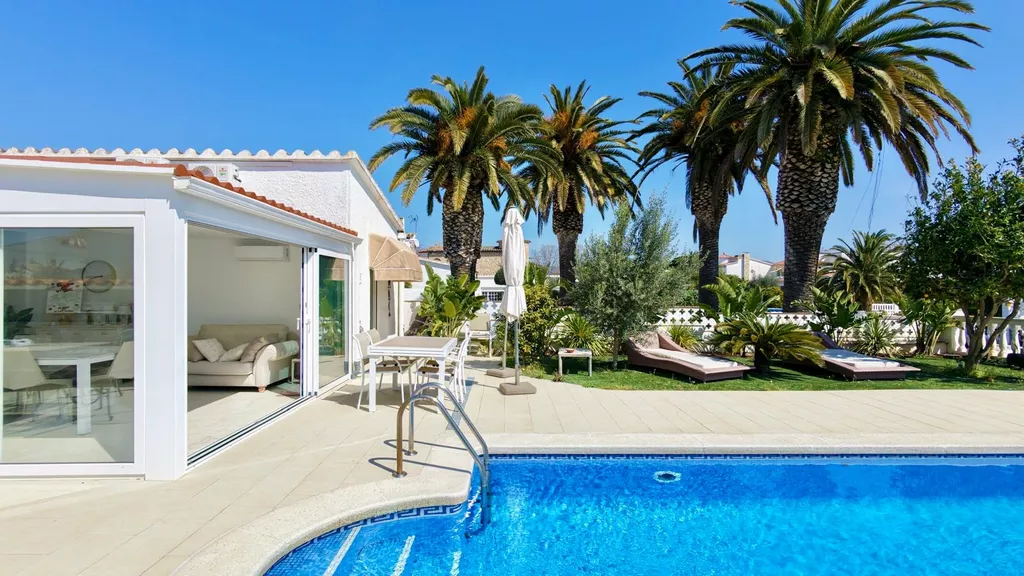 Casa a la venda a Empuriabrava