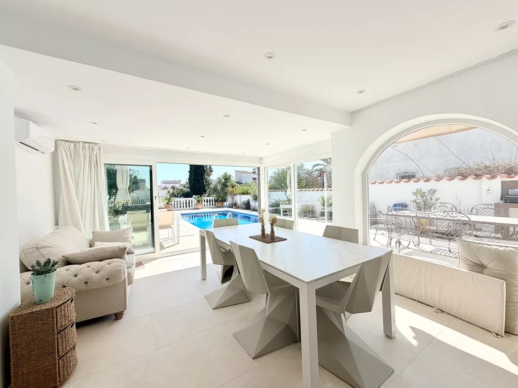 Casa a la venda a Empuriabrava