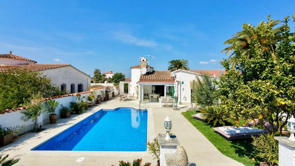 Casa a la venda a Empuriabrava