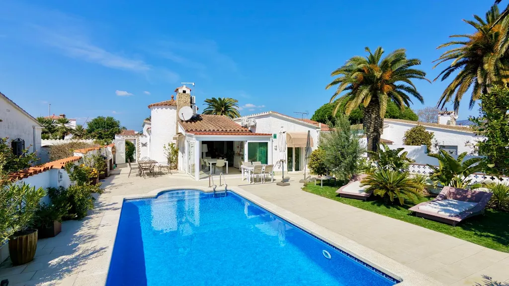 Casa a la venda a Empuriabrava