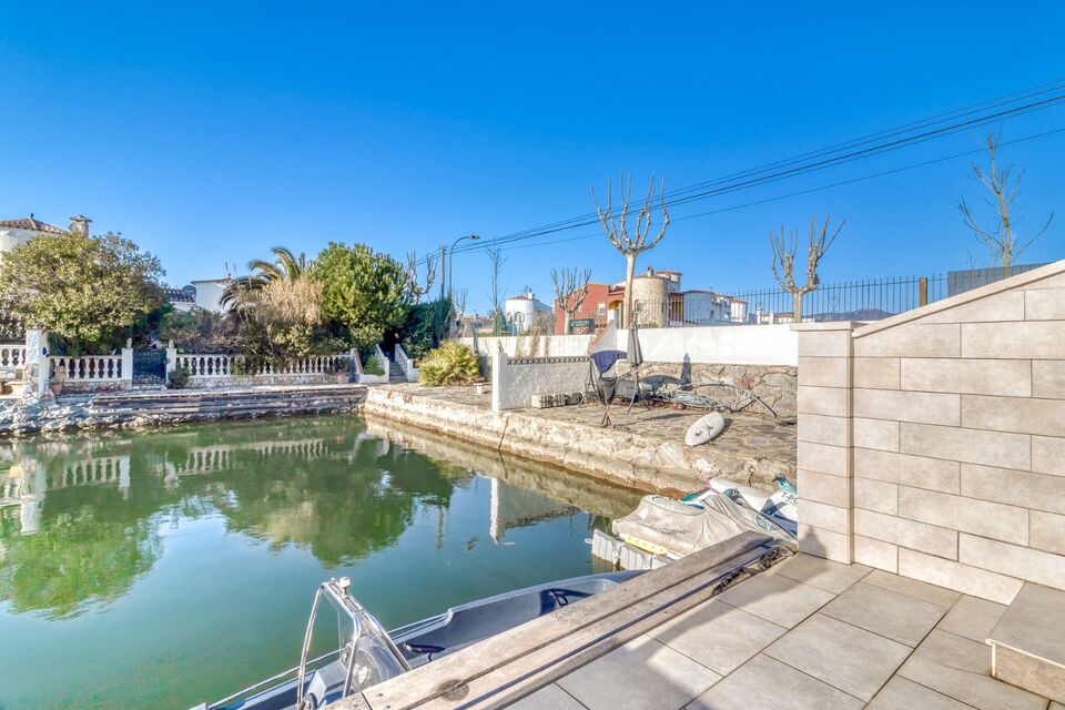Preciosa casa de pescador amb piscina i amarratge de 4 m
