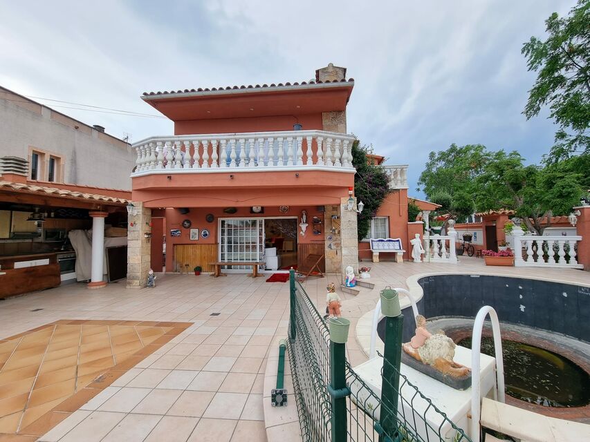 House for sale in the center of Empuriabrava